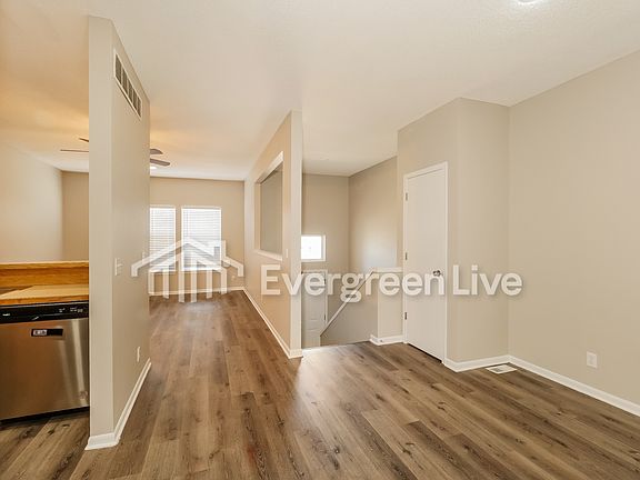 5th image of 553 Woodson Ln