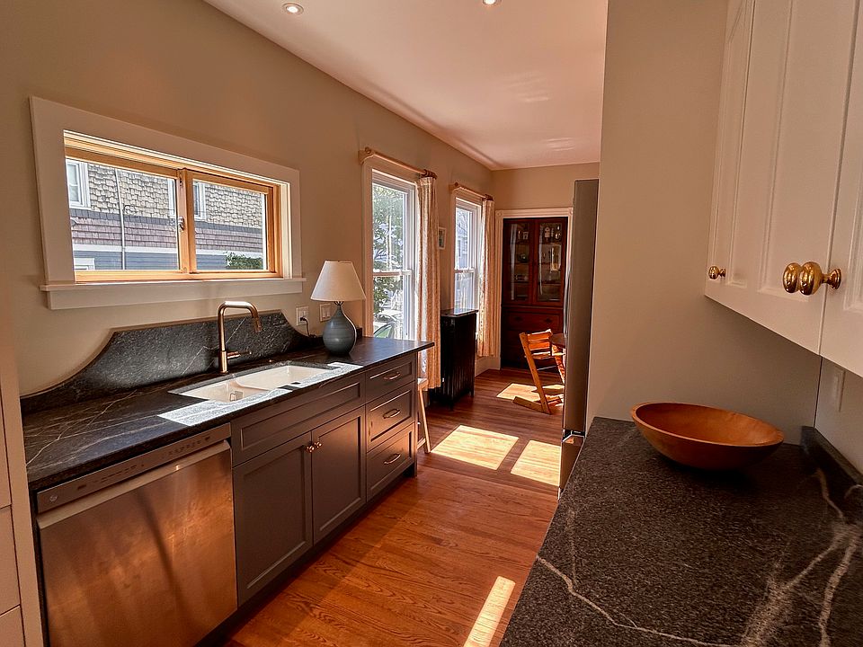 1st image of 29 Sawyer St APT 1