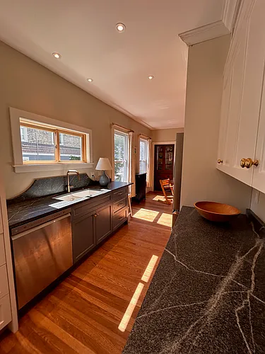 29 Sawyer St #1 Photo 1