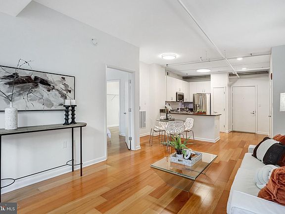 4th image of 1300 N St NW APT 15
