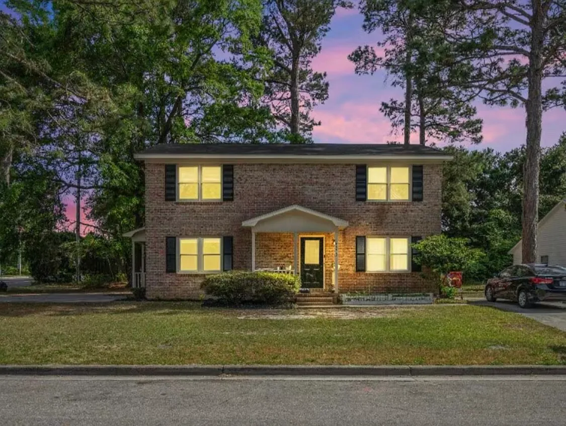 2 bed, 1.5 bath, 1100 sqft, $1,750 — Photo 2
