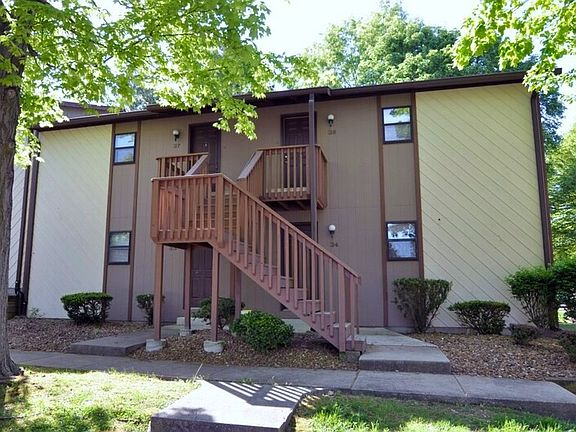 2nd image of 38 Pepperwood Ct