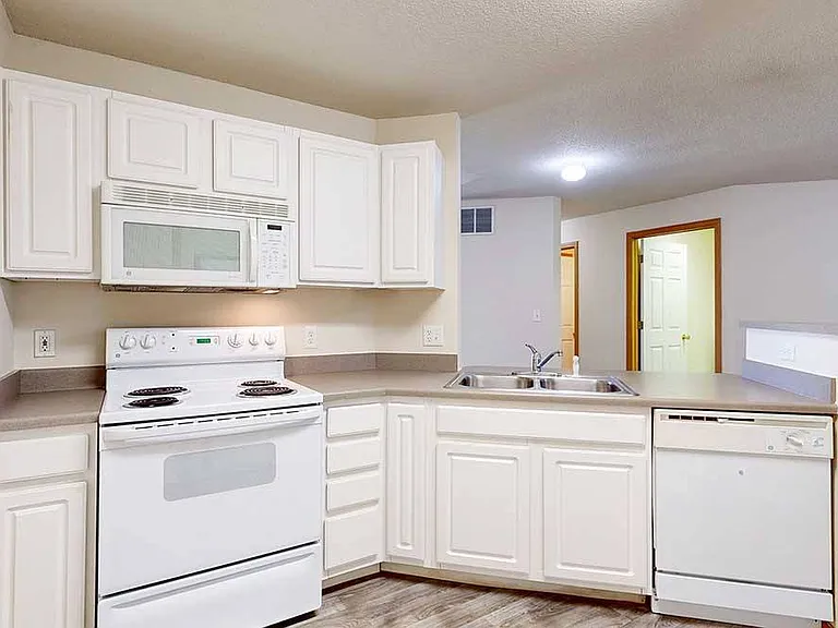 Northbrook Apartments — Photo 152