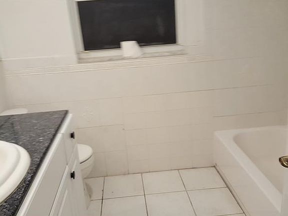 5th image of 1411 Garden Ave
