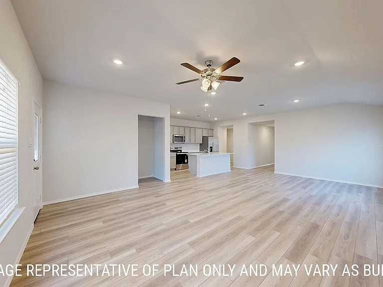 1240 Hickory Ln — Photo 4