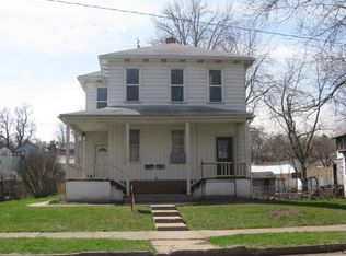 633 7th Ave S, Clinton, IA 52732