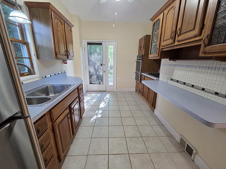 313 Rinne St — Photo 3