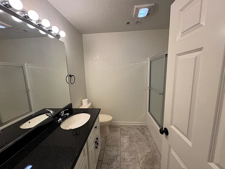 4217 C St #B — Photo 15