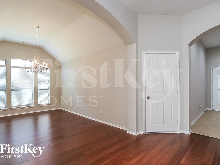 2703 Facet Creek Dr — Photo 5