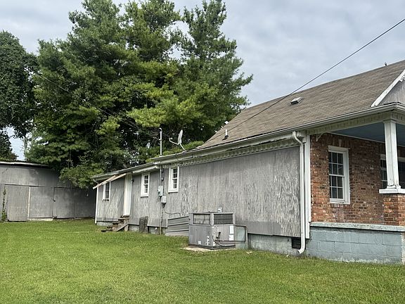 3rd image of 210 S Foster Ave