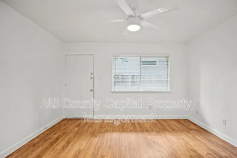 Studio, 1.0 bath, 408 sqft, $880 — Photo 2