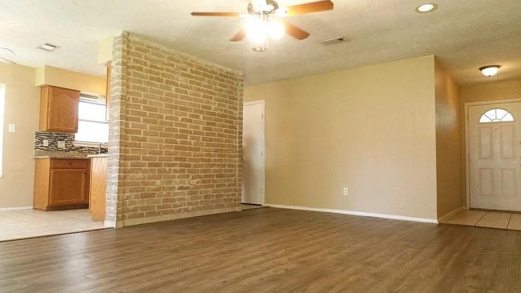 3 bed, 1294 sqft, $1,750 — Photo 3
