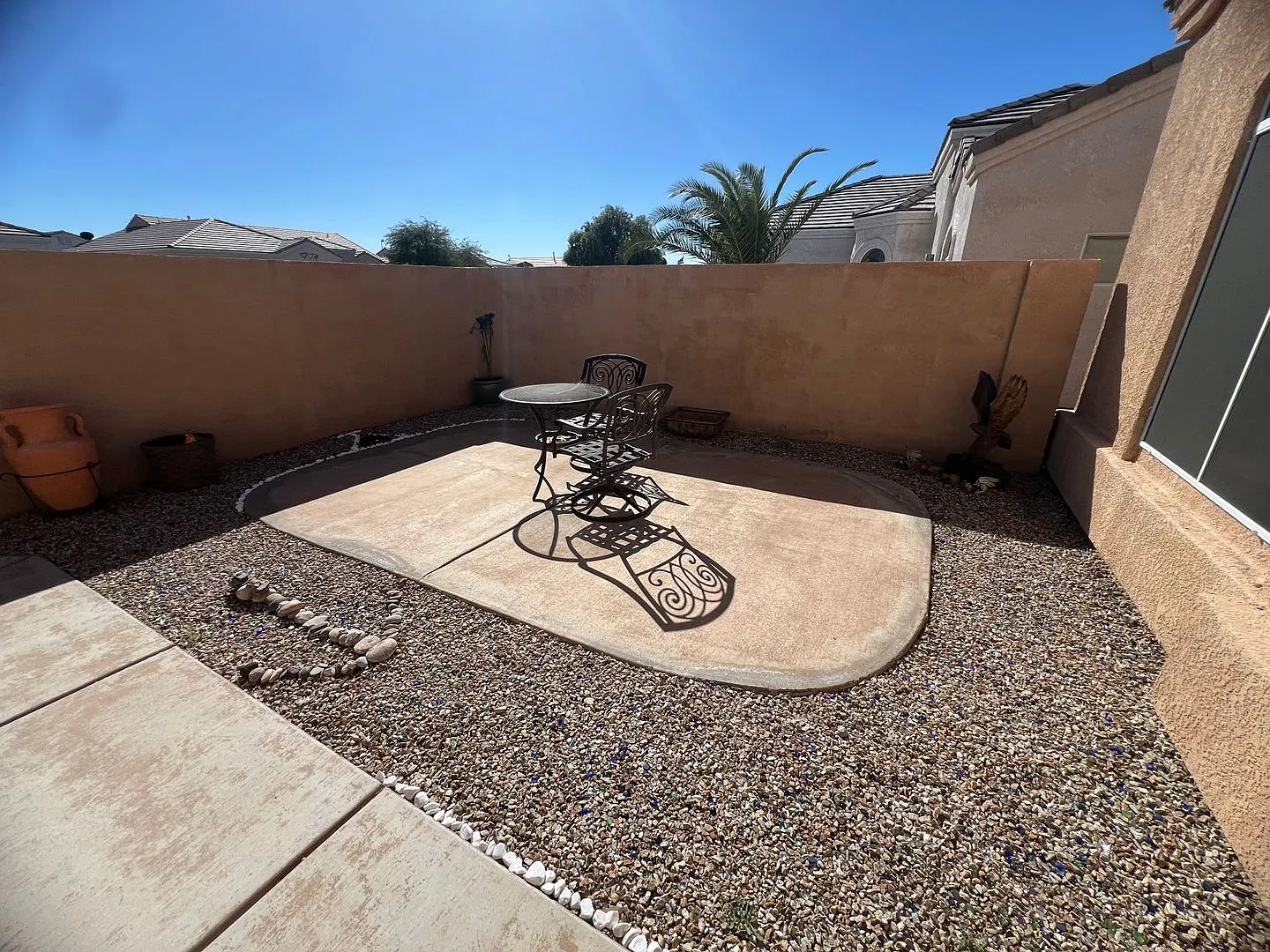 Beautiful 3C Garage Home on Golf Course — Photo 4