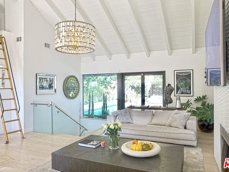 8297 Presson Pl — Photo 9