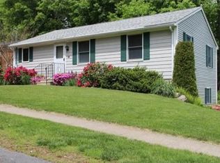 13 Middle St, Merrimac, MA 01860