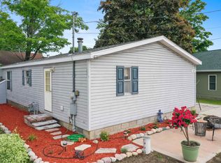 109 Cooper St, Houghton Lake Heights, MI