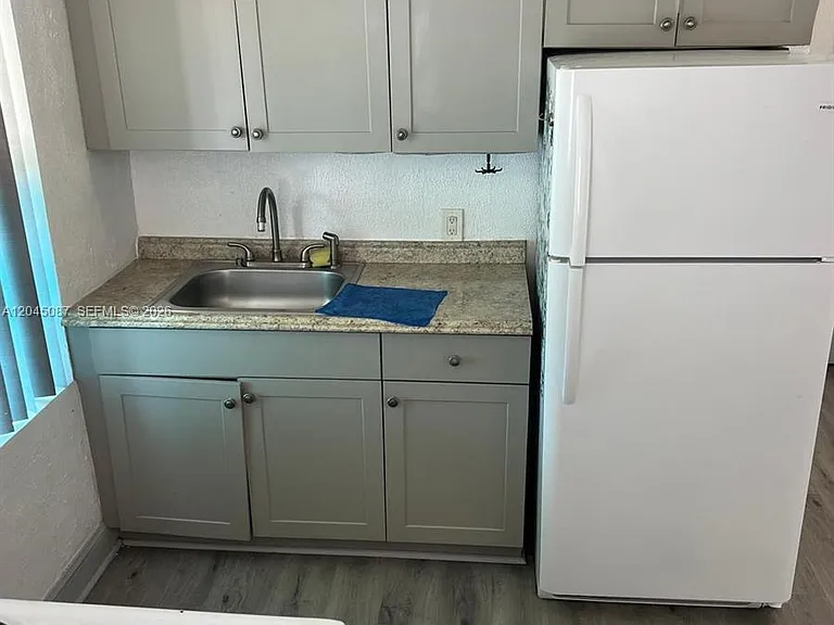 1322 SW 7th St #8 — Photo 10