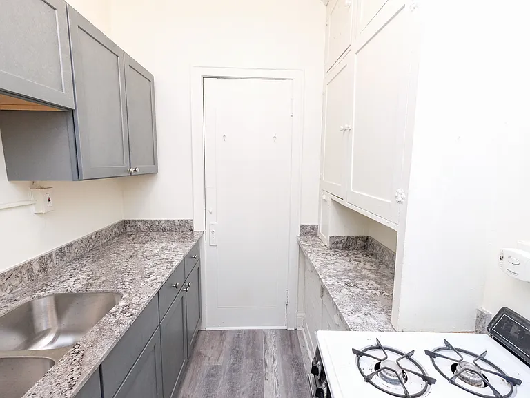 James Apartments | 2886 — Photo 22