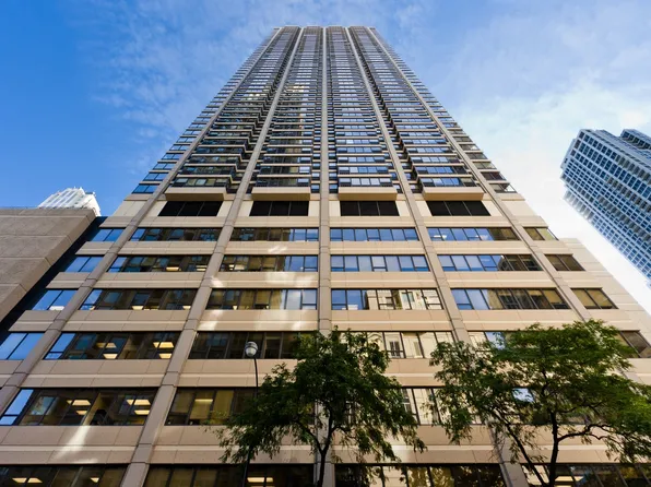 30 E Huron St APT 1503, Chicago, IL 60611