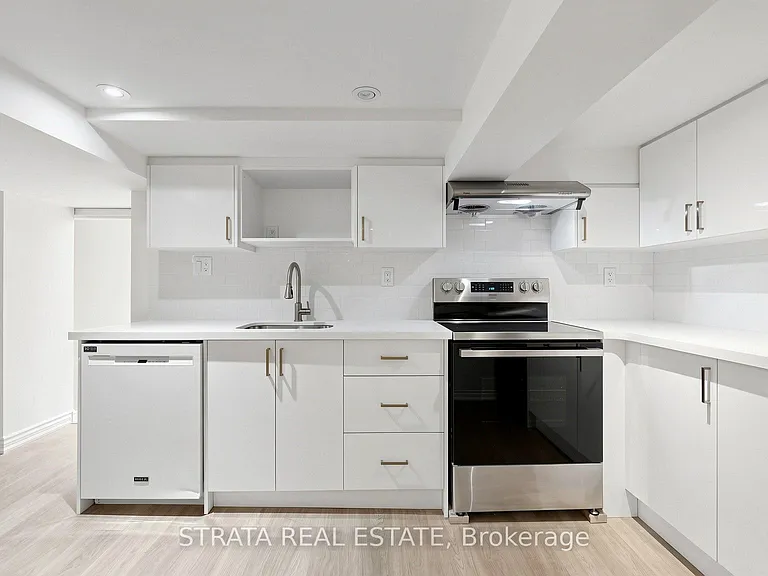 158 McRoberts Ave — Photo 8