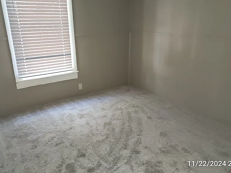 716 Bronson St — Photo 10
