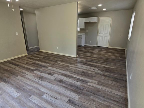 5th image of 27148 Stanford Ave