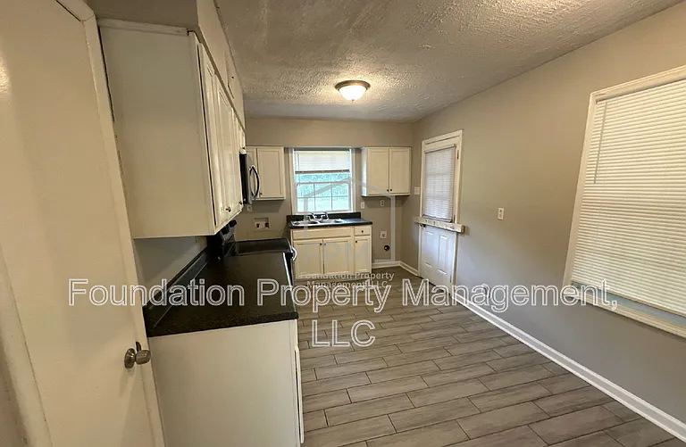 3710 Elm Park Rd — Photo 5