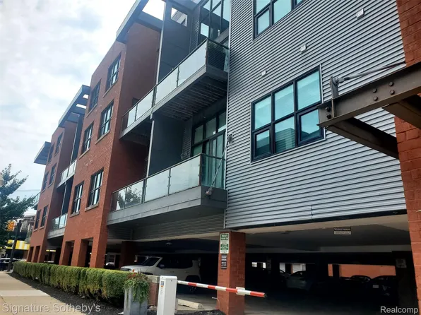111 N Main St Unit 202, Royal Oak, MI 48067