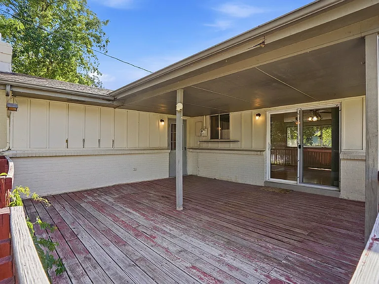 3260 E Maplewood Ave — Photo 36