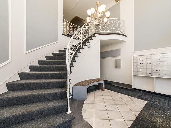 2nd image of 5400 Carriageway Dr APT 304