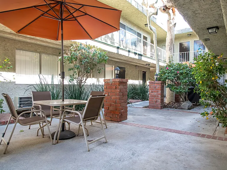 5851 Hazeltine Ave. — Photo 3