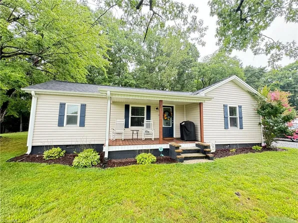 256 Mountain View Rd, Mount Airy, NC 27030