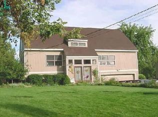 8415 Baudine Rd E, Pinckney, MI 48169