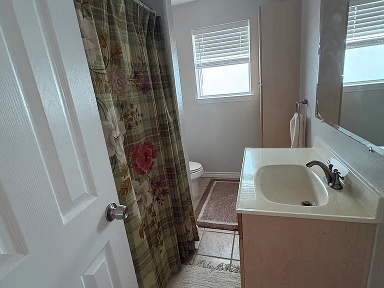 823 Hawthorne Rd — Photo 15