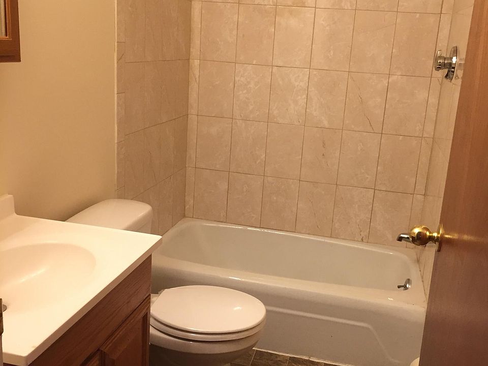 2nd image of 95 Arthur St APT 5