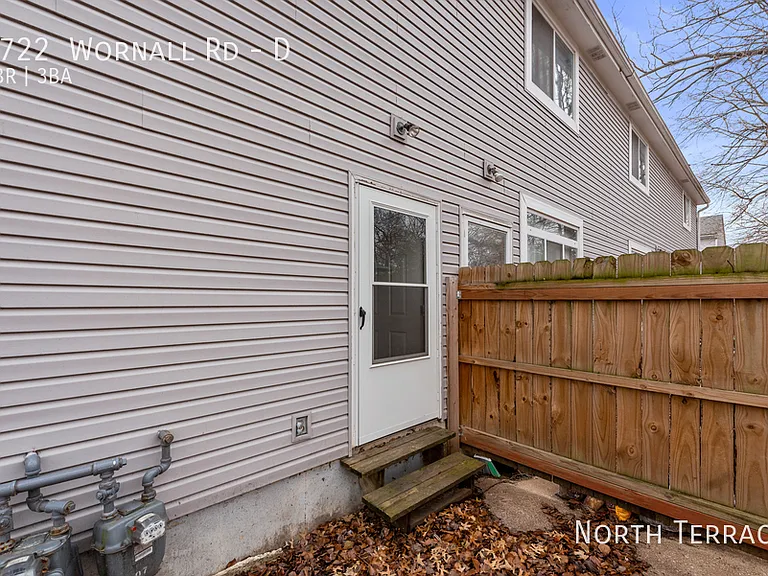 9722 Wornall Rd #D — Photo 12