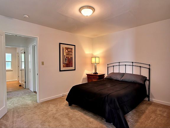 2nd image of 831 W Washington Ave
