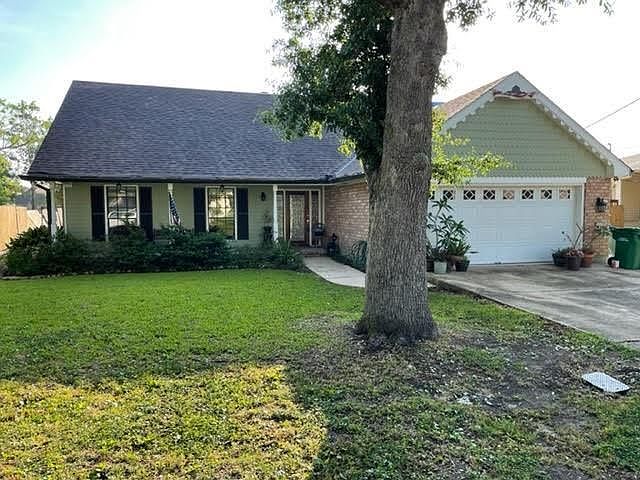 1st image of 112 Broussard Dr