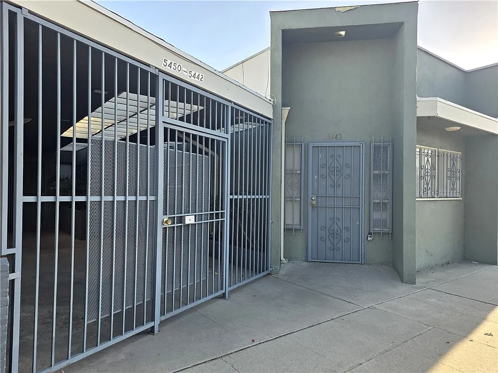 2 bed, 644 sqft, $2,500 — Photo 1