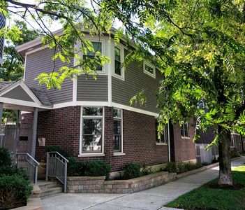 3341 N Racine Ave APT A, Chicago, IL, 60657