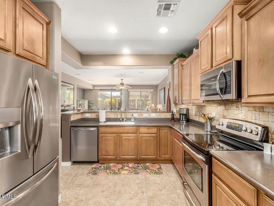 1st image of 231 W IRONHORSE Lane