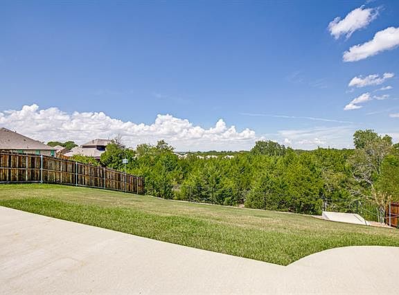 2nd image of 914 Sunnyvale Dr