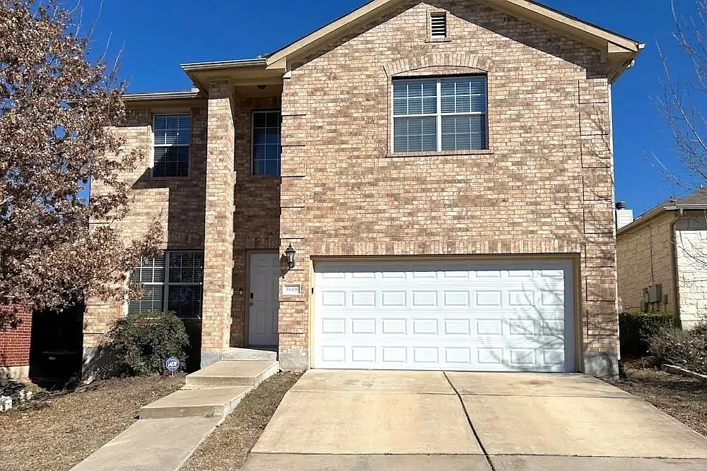 4 bed, 2.0 bath, 2490 sqft, $1,850 — Photo 1