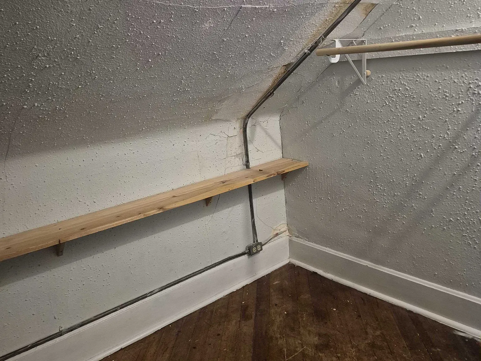 1 bed, 3.5 bath, $597 — Photo 2