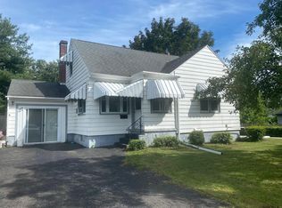 37 Phillips Rd, Rensselaer, NY 12144