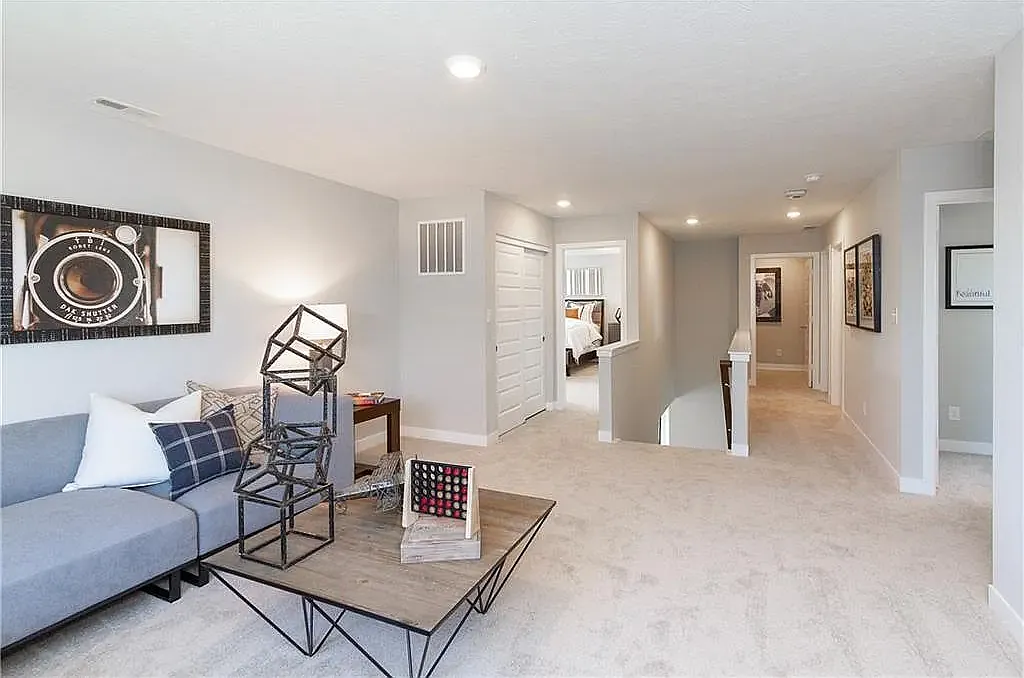 5 bed, 3054 sqft, $2,990 — Photo 4