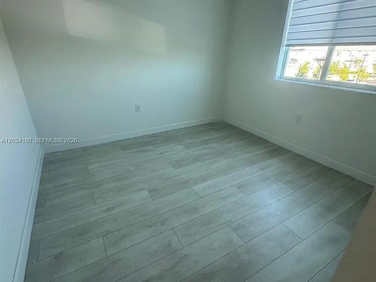 705 SE 13th Street Cir #705 — Photo 24