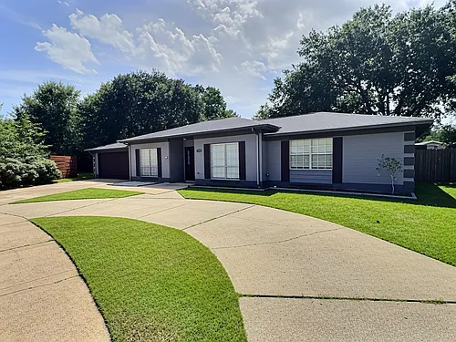 1315 Sussex Dr Photo 1 1315 Sussex Dr Photo 1