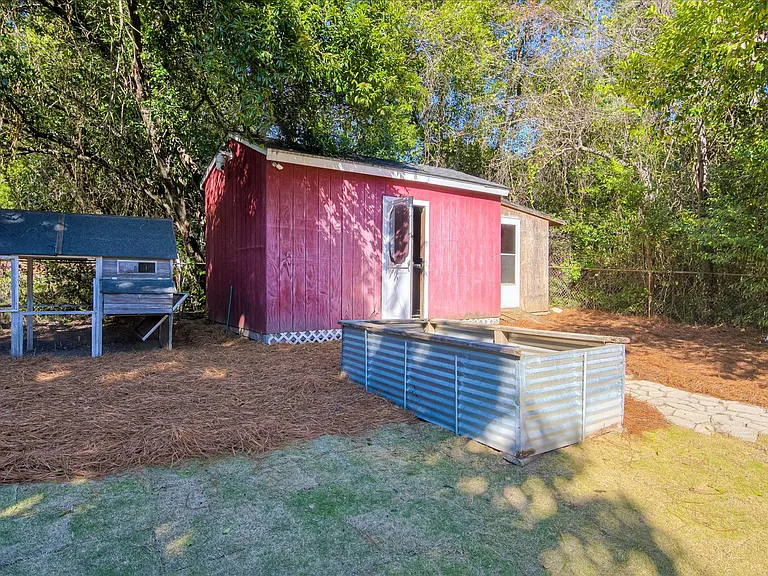 1613 Pendleton Rd — Photo 30