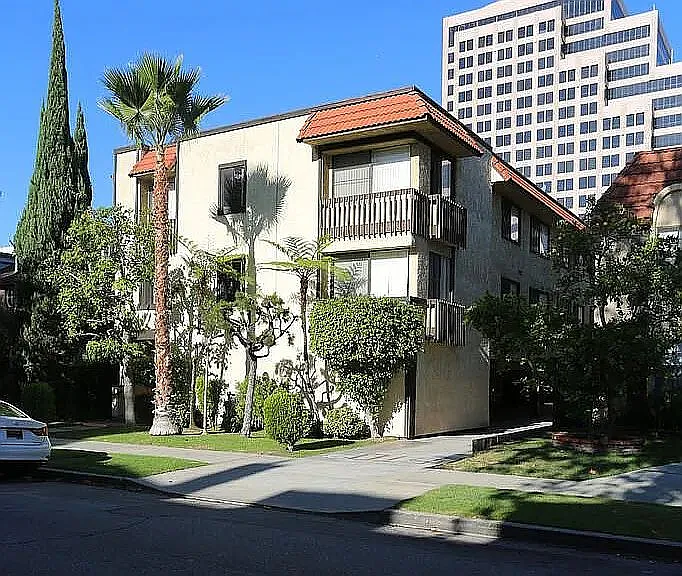1 bed, 870 sqft, $2,000 — Photo 1